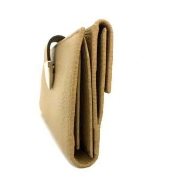Gucci Tan Leather Wallet Sleek Design Gold Hardware